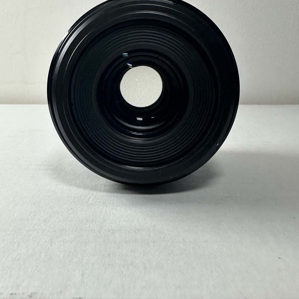 Canon EF-S 60mm f/2.8 Ultrasonic Lens - Black - Picture 2 of 4